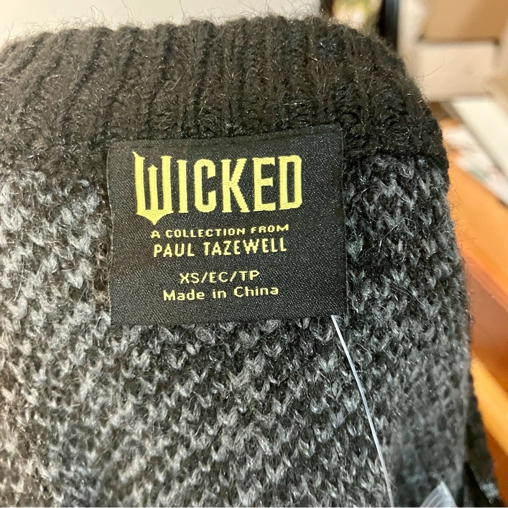 Wicked Movie Women’s cardigan sweater black & gray stripe XXS or small - Picture 16 of 17
